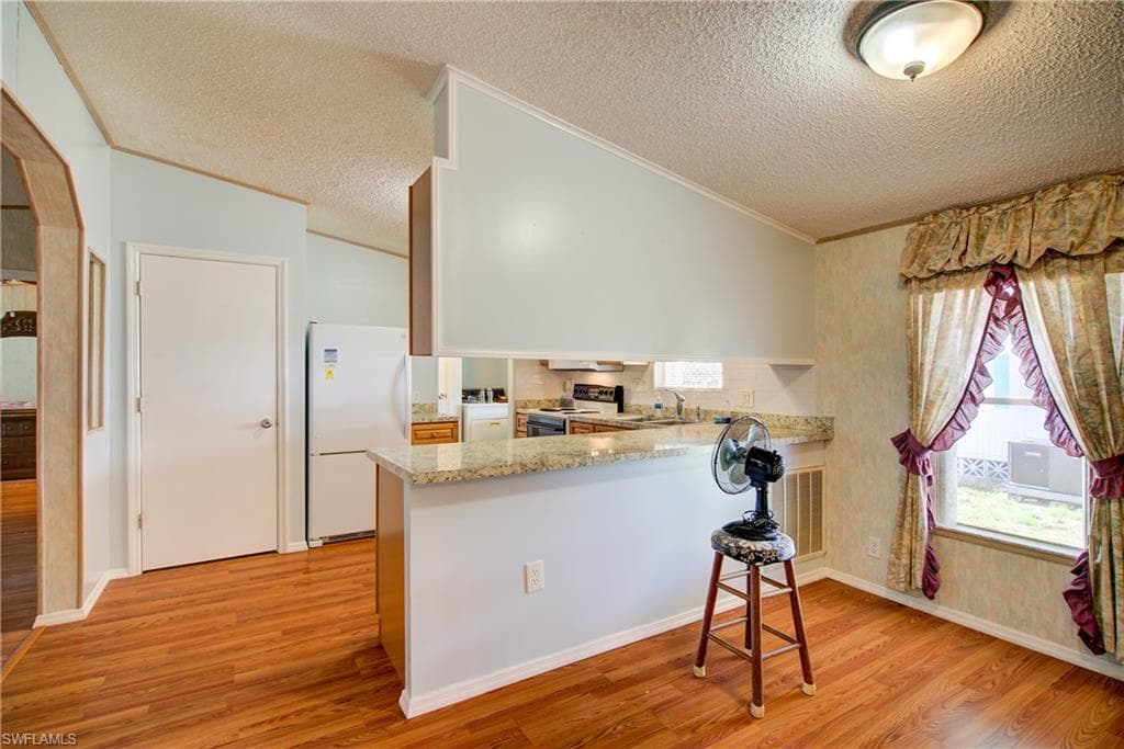 205 Carriage LN, NORTH FORT MYERS FL 33917-5