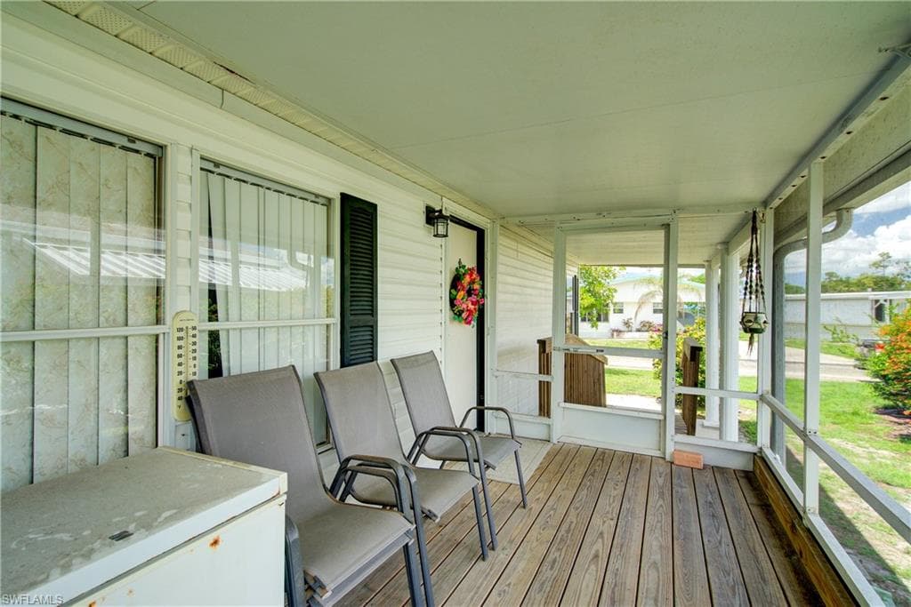 205 Carriage LN, NORTH FORT MYERS FL 33917-25