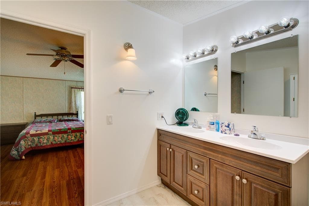 205 Carriage LN, NORTH FORT MYERS FL 33917-6