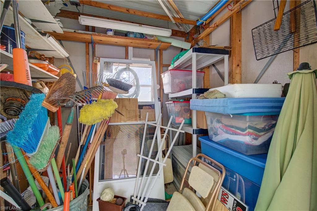205 Carriage LN, NORTH FORT MYERS FL 33917-35
