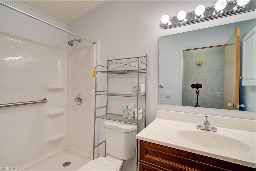 205 Carriage LN, NORTH FORT MYERS FL 33917-9