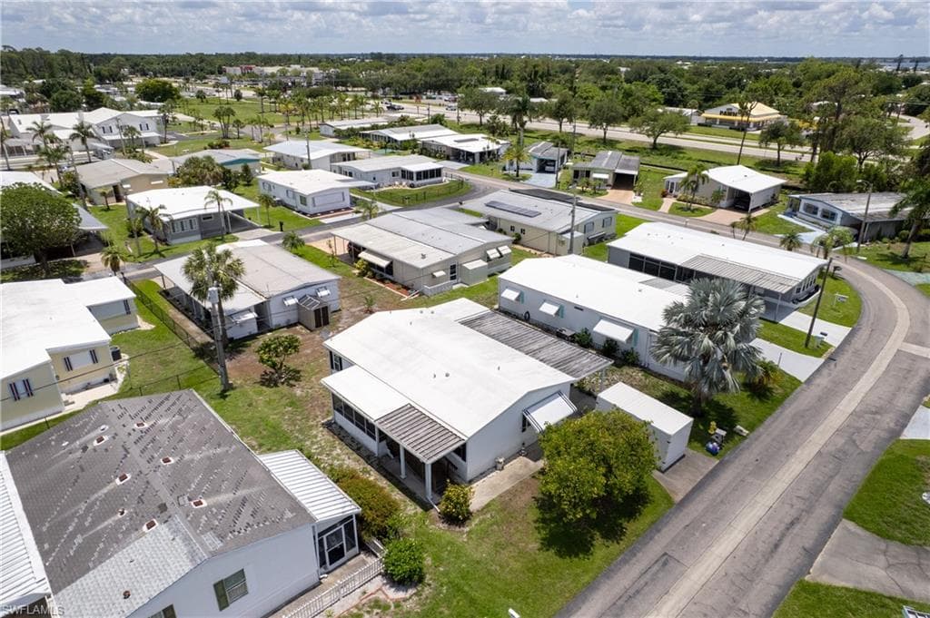 205 Carriage LN, NORTH FORT MYERS FL 33917-40