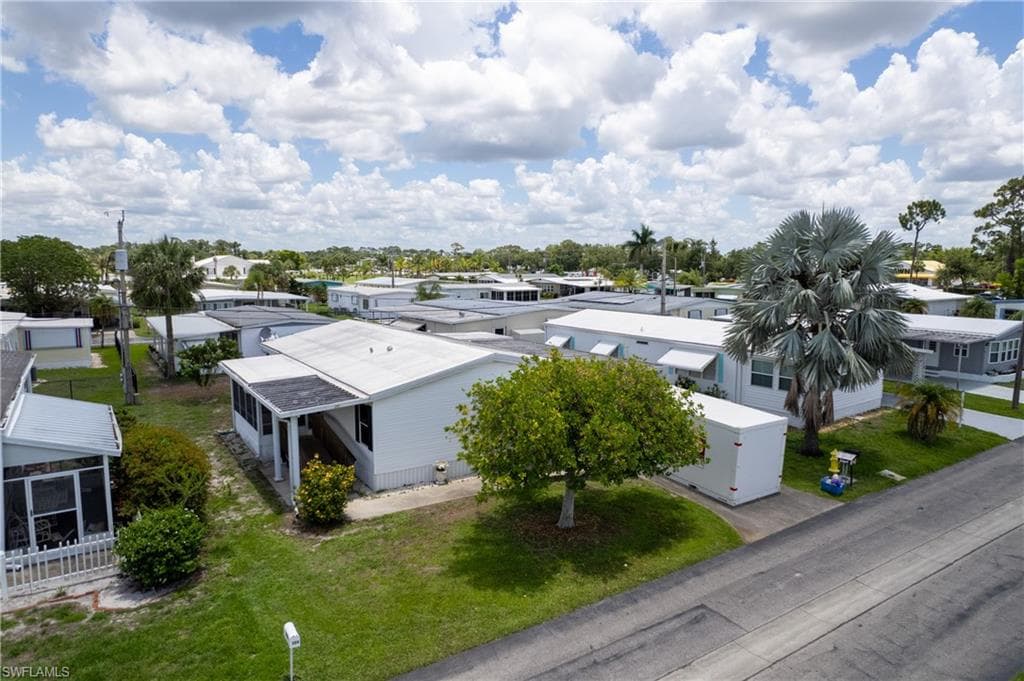 205 Carriage LN, NORTH FORT MYERS FL 33917-28