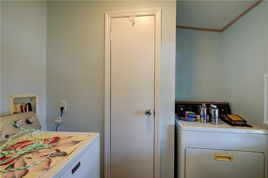 205 Carriage LN, NORTH FORT MYERS FL 33917-24