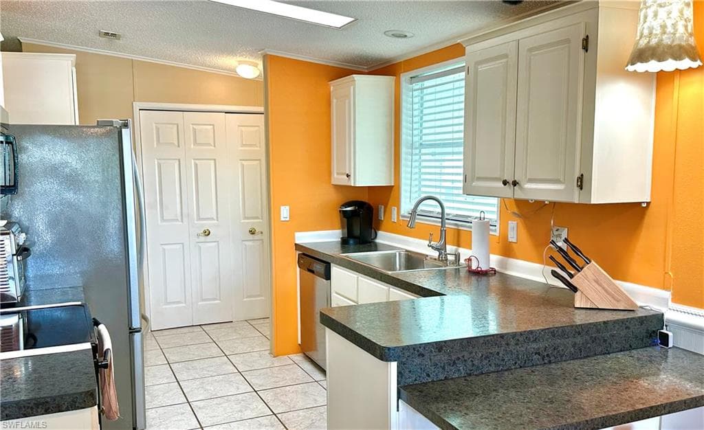 5121 Fiddleleaf DR-6