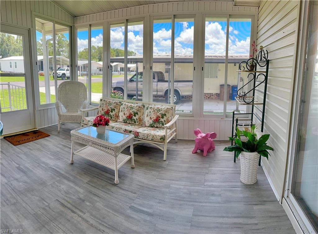 5121 Fiddleleaf DR-2
