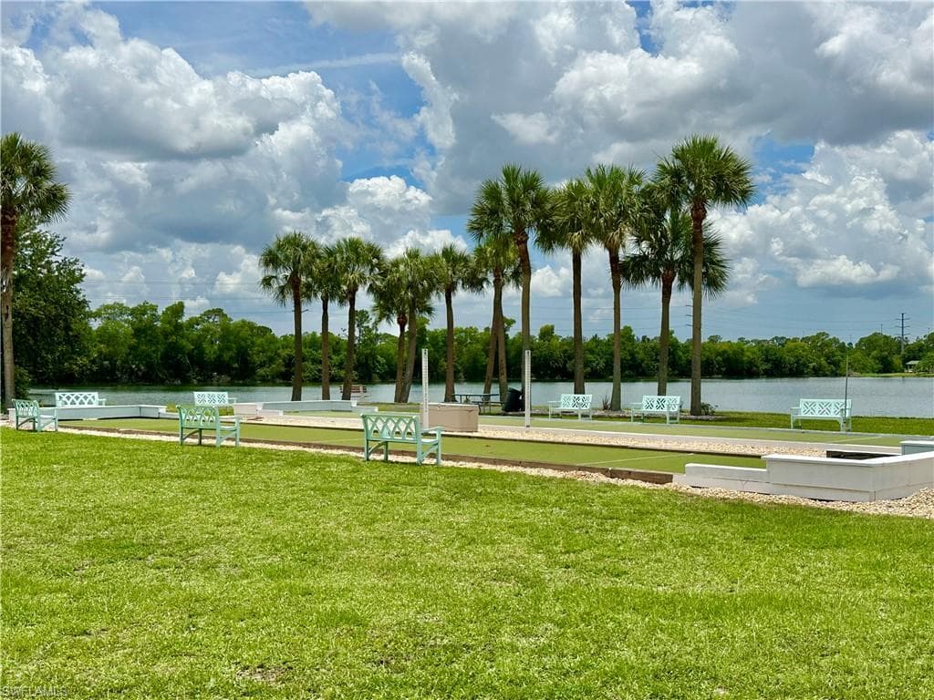 5121 Fiddleleaf DR-29