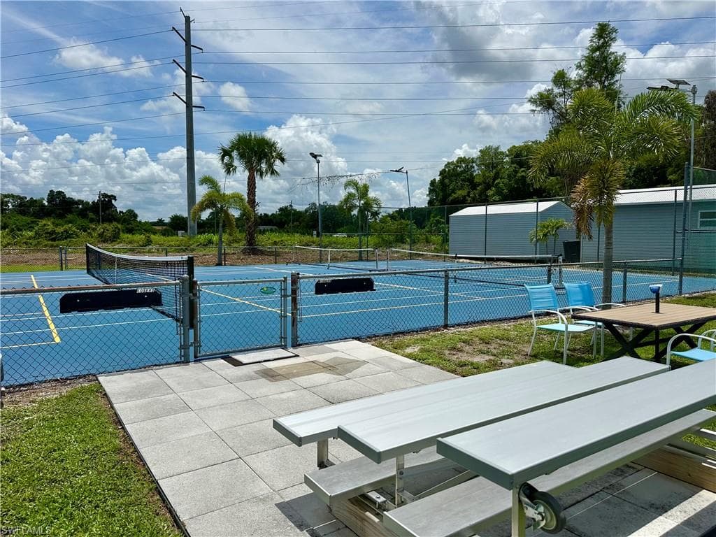 5121 Fiddleleaf DR-17