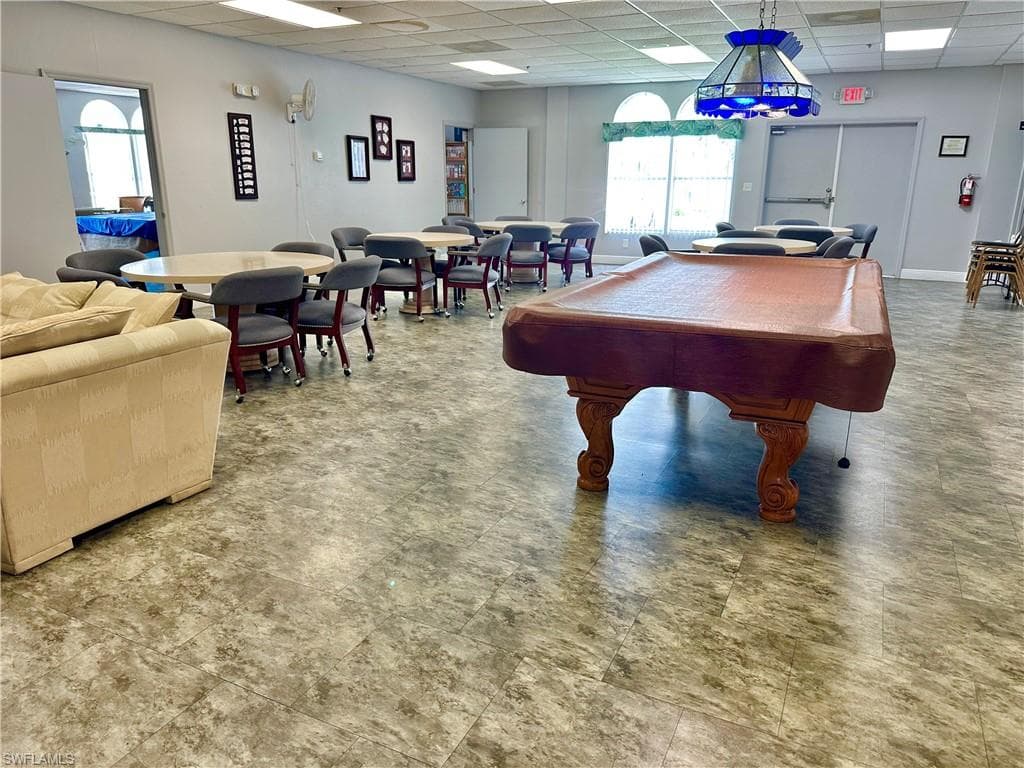 5121 Fiddleleaf DR-24
