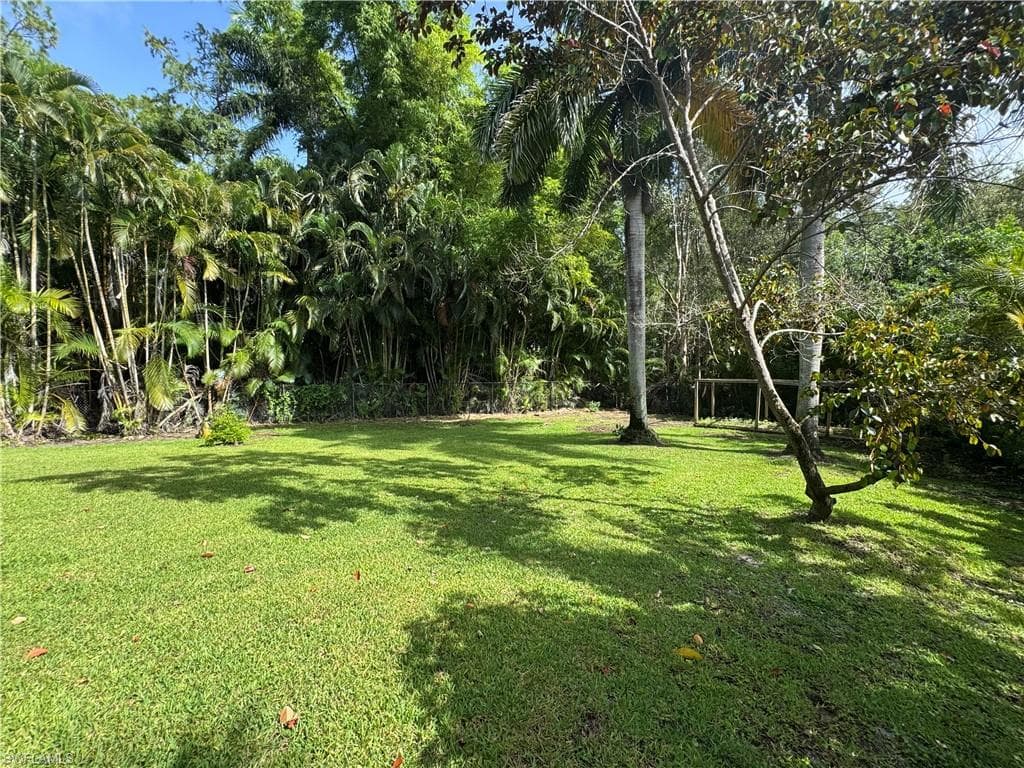 5071 Coral Wood DR, NAPLES FL 34119-22