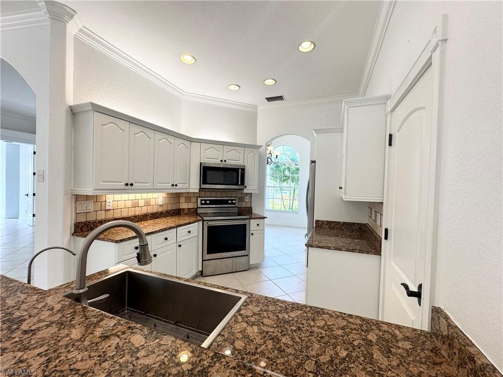 5071 Coral Wood DR, NAPLES FL 34119-12