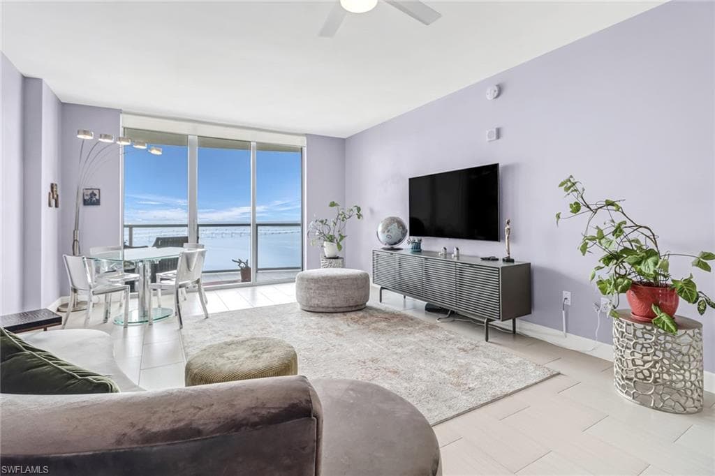 3000 Oasis Grand BLVD # 2205, FORT MYERS FL 33916-4