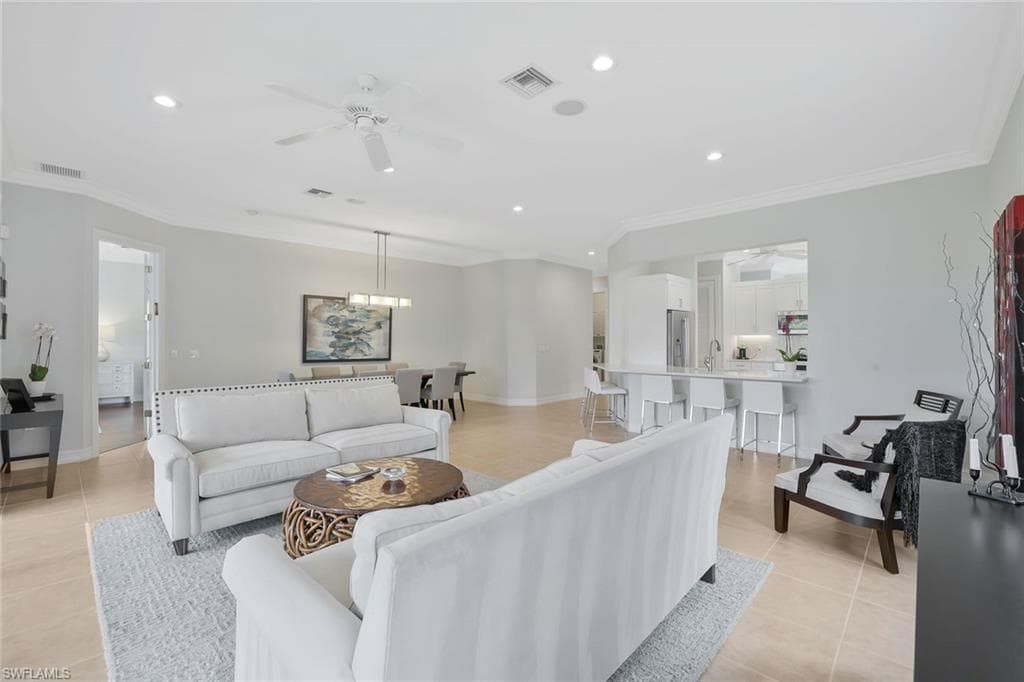 5030 Blauvelt WAY # 201, NAPLES FL 34105-1