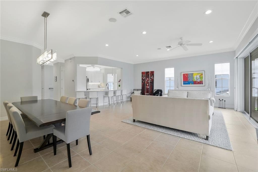 5030 Blauvelt WAY # 201, NAPLES FL 34105-5