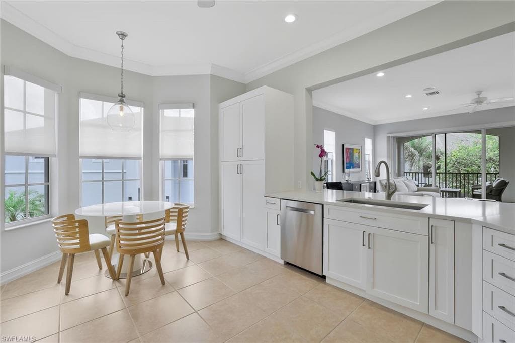 5030 Blauvelt WAY # 201, NAPLES FL 34105-4