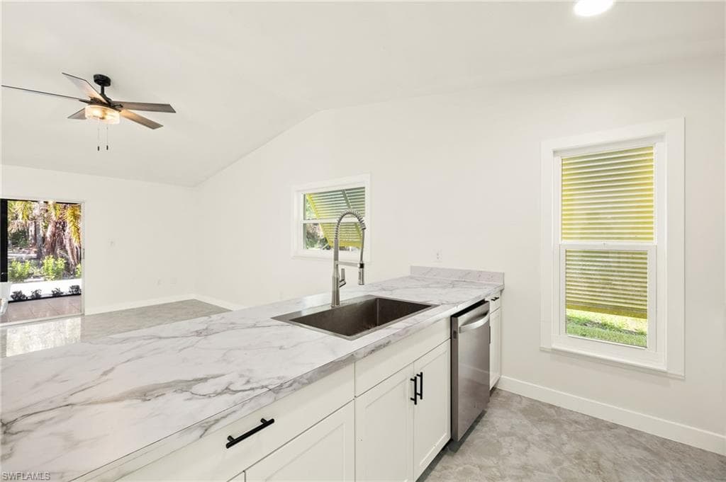 1672 Atlanta Plaza DR, SANIBEL FL 33957-5