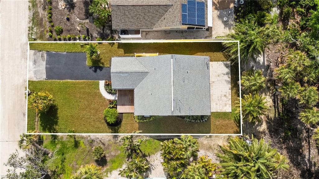1672 Atlanta Plaza DR, SANIBEL FL 33957-25