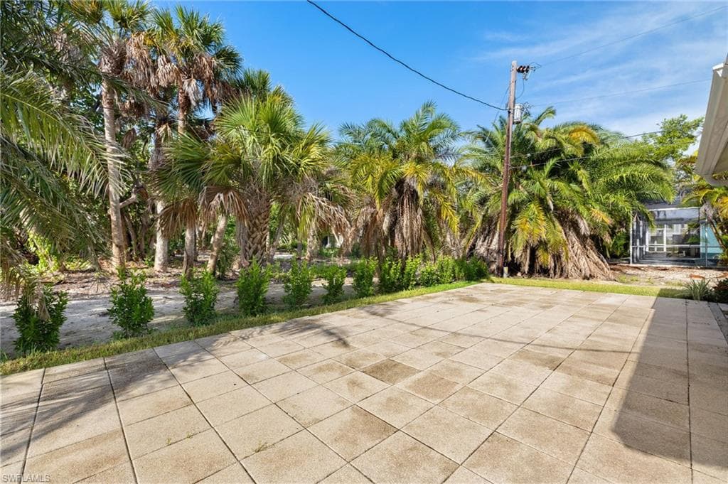 1672 Atlanta Plaza DR, SANIBEL FL 33957-21