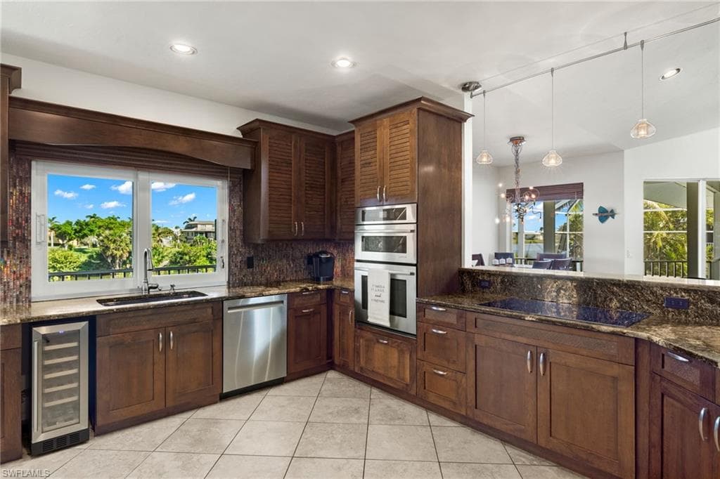 1564 Middle Gulf DR, SANIBEL FL 33957-5