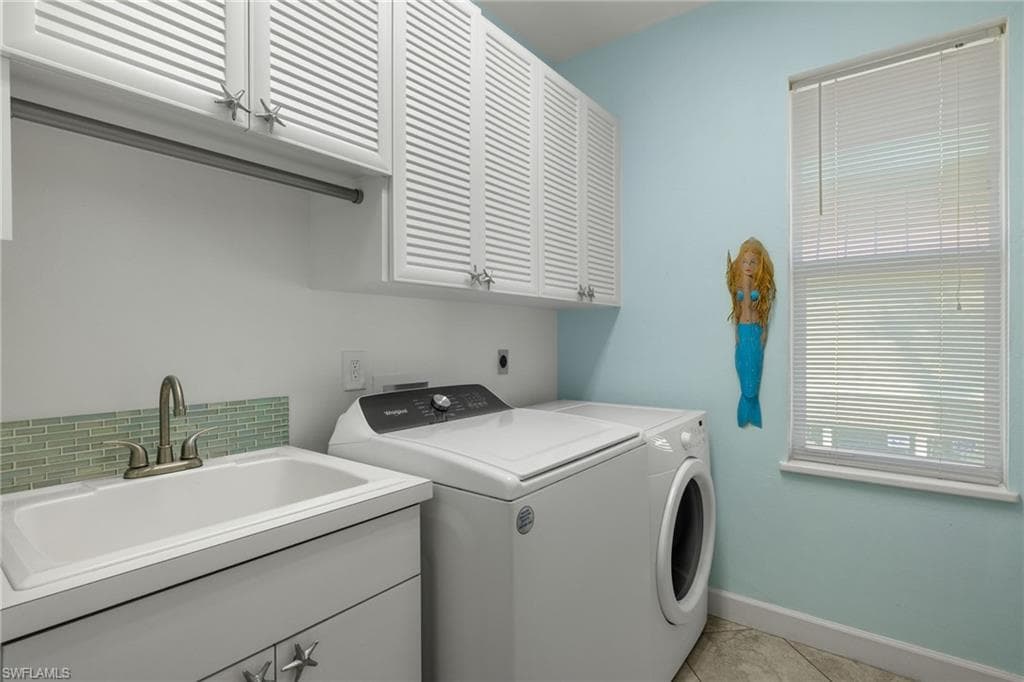 1564 Middle Gulf DR, SANIBEL FL 33957-21