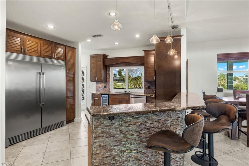 1564 Middle Gulf DR, SANIBEL FL 33957-4