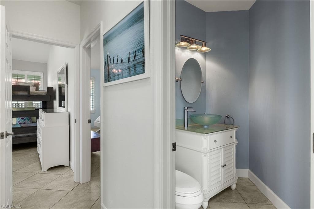 1564 Middle Gulf DR, SANIBEL FL 33957-19