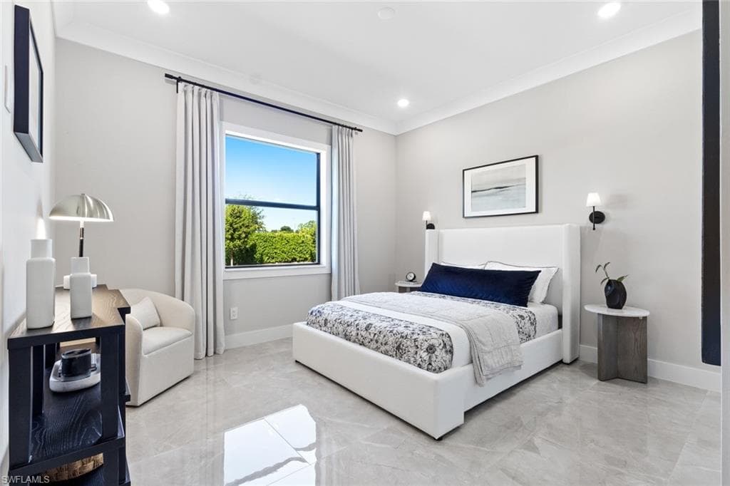 240 Allamanda WAY, NAPLES FL 34114-35