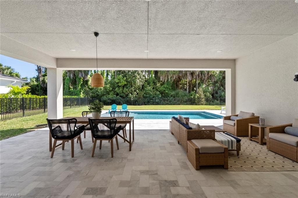 240 Allamanda WAY, NAPLES FL 34114-19