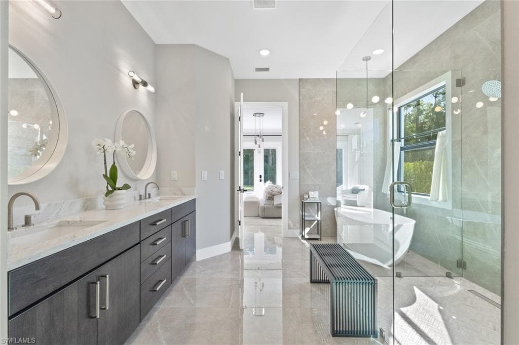 240 Allamanda WAY, NAPLES FL 34114-30