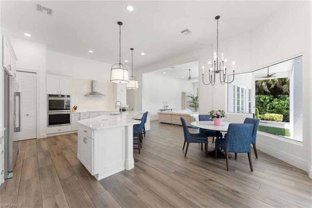 2274 Hawksridge DR, NAPLES FL 34105-16