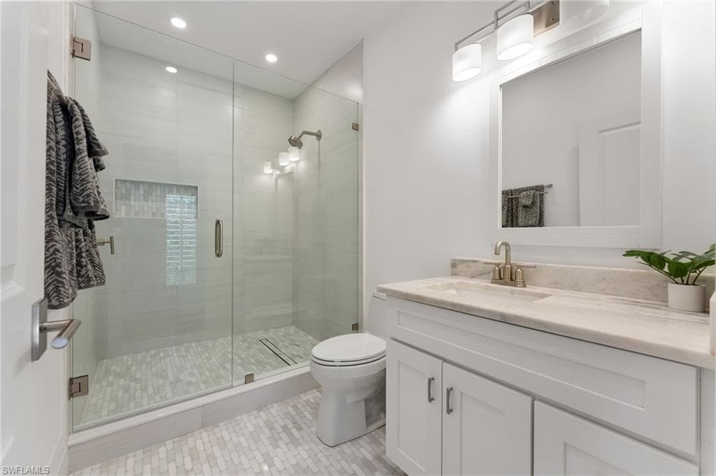 2274 Hawksridge DR, NAPLES FL 34105-46