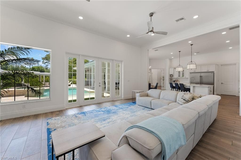 2274 Hawksridge DR, NAPLES FL 34105-25