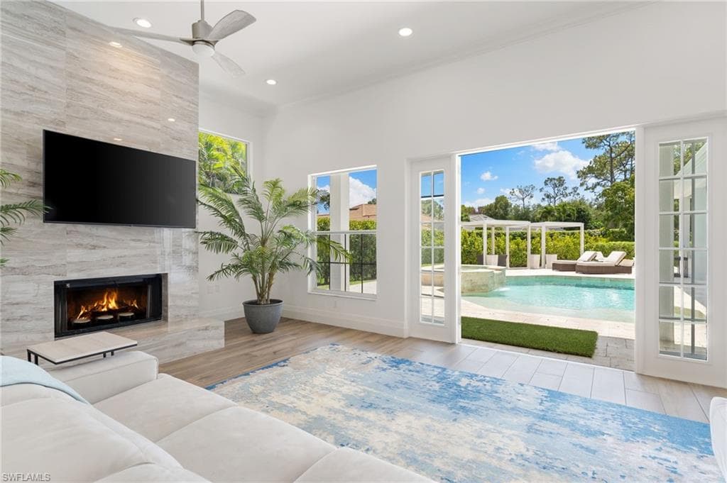 2274 Hawksridge DR, NAPLES FL 34105-2