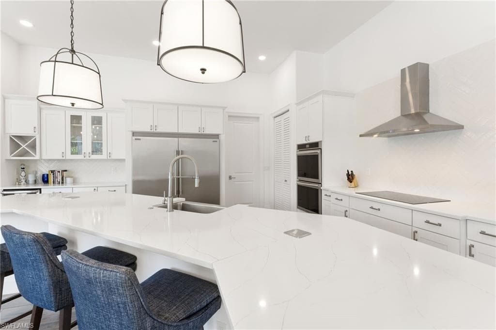 2274 Hawksridge DR, NAPLES FL 34105-39