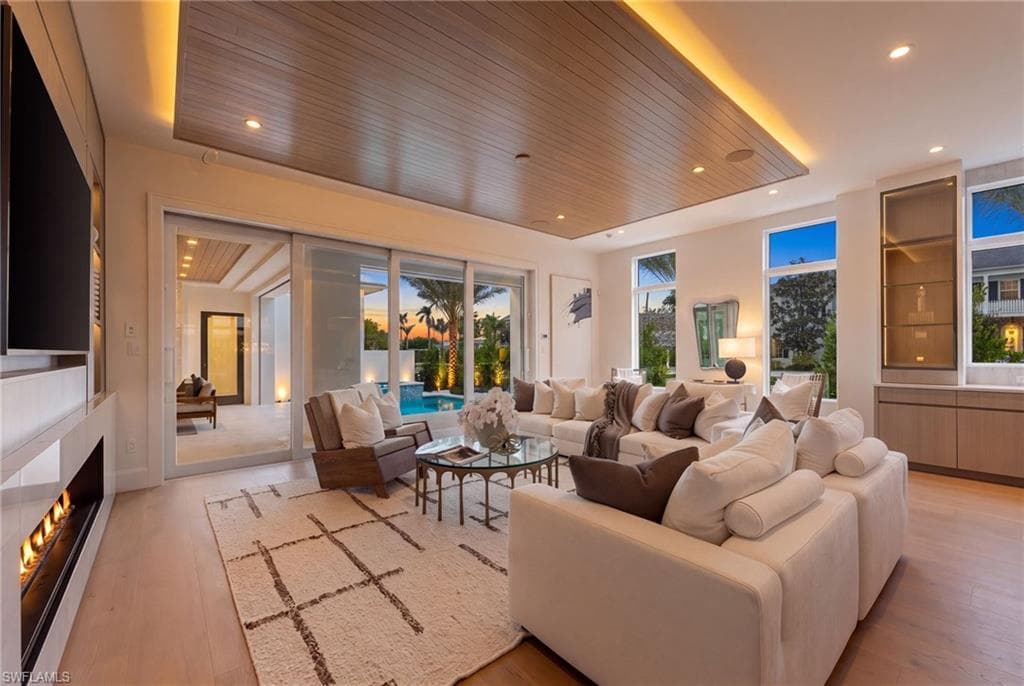 581 14th AVE S-1