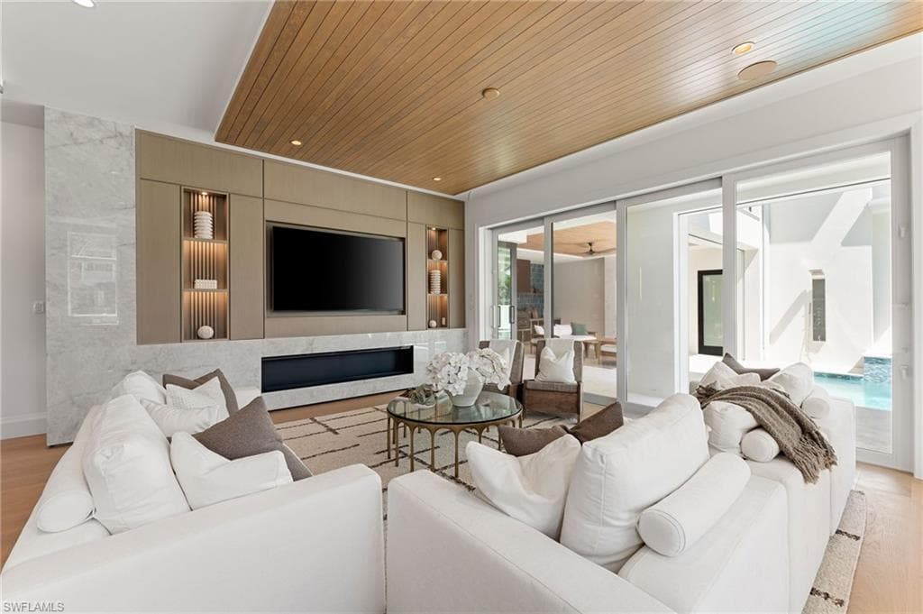 581 14th AVE S-13