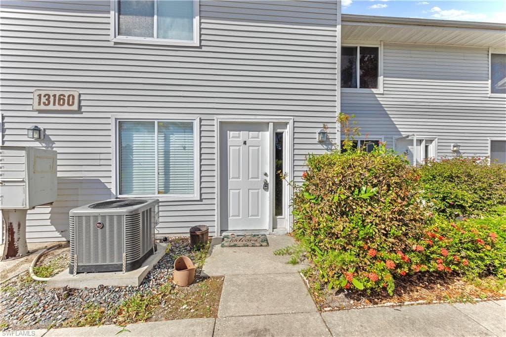13160 Kings Point DR # 4, FORT MYERS FL 33919-1
