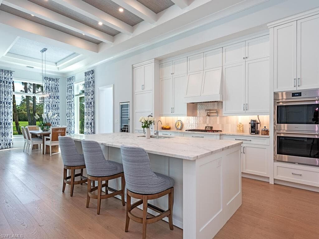 130 Burning Tree DR, NAPLES FL 34105-5