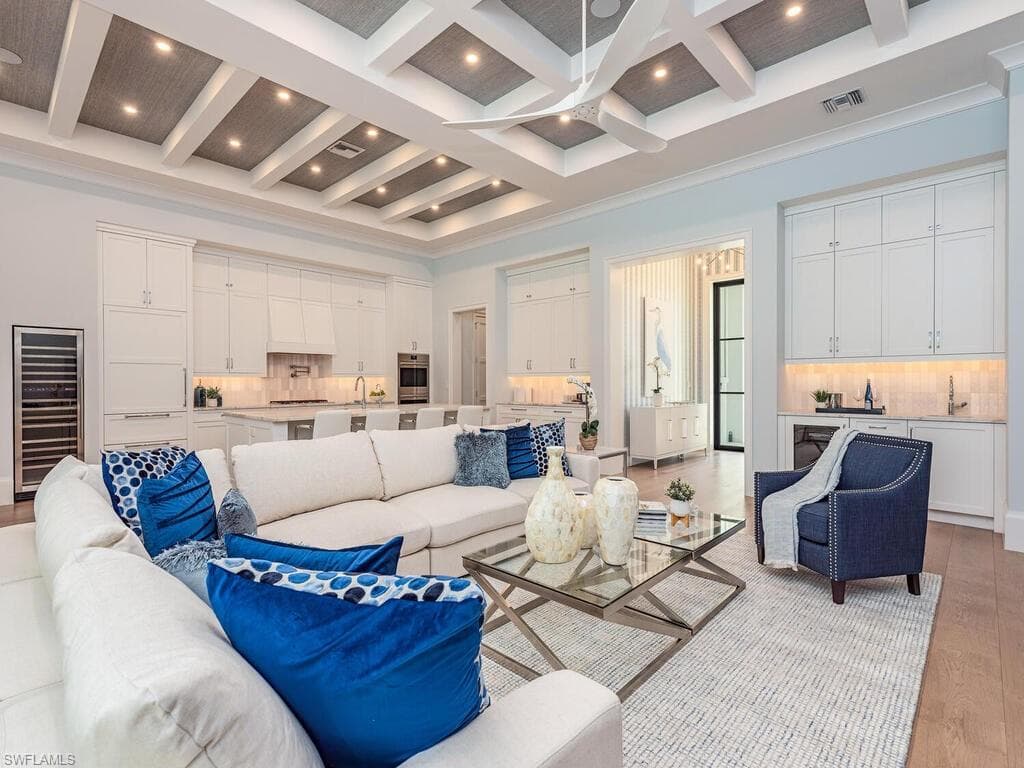 130 Burning Tree DR, NAPLES FL 34105-2