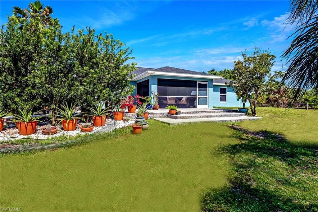 6104 Holt CT, FORT MYERS FL 33905-1