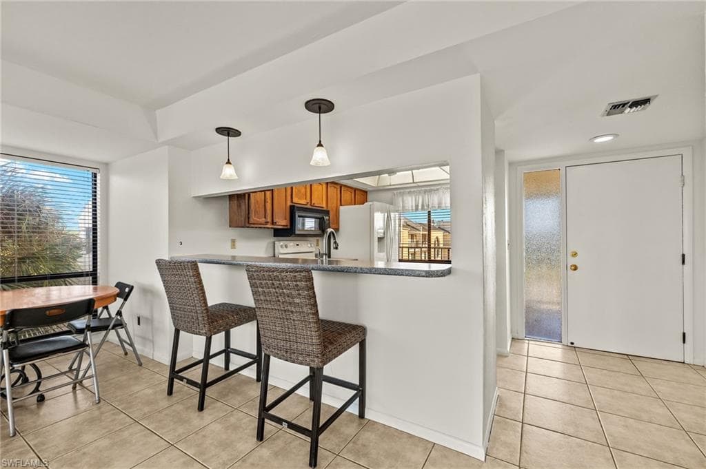 21420 Bay Village DR # 211, FORT MYERS BEACH FL 33931-6