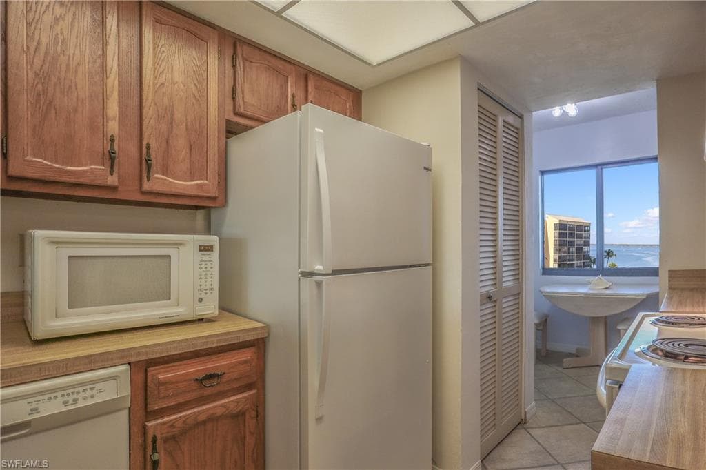 4265 Bay Beach LN # 524, FORT MYERS BEACH FL 33931-10