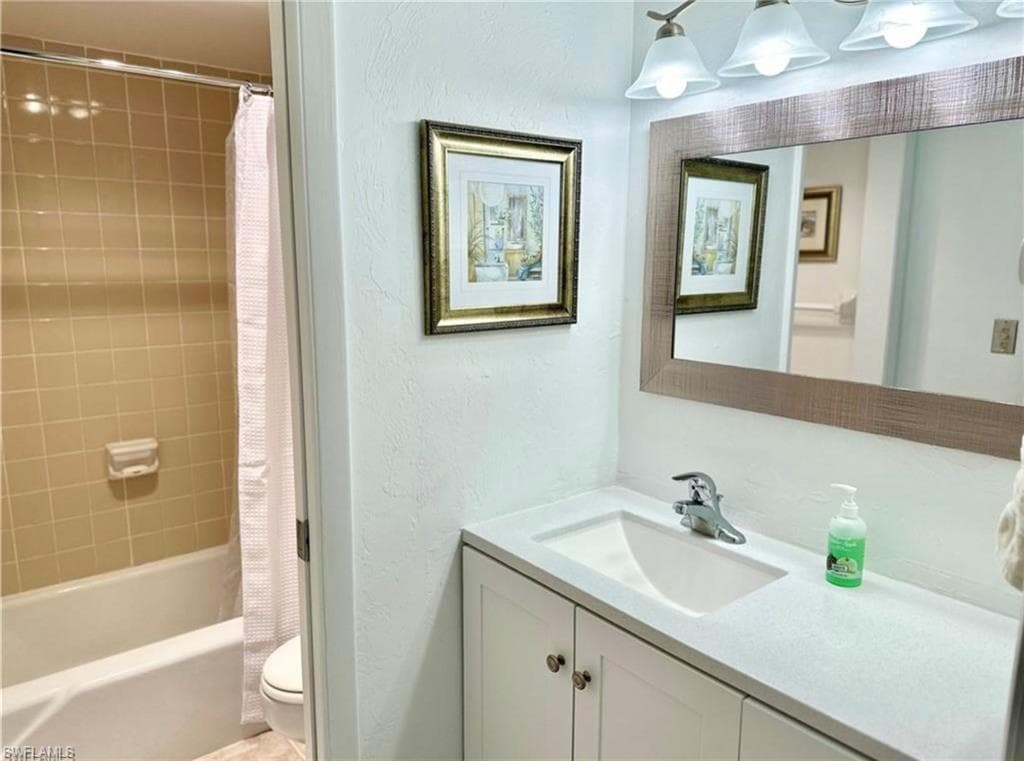 25840 Hickory BLVD # 105, BONITA SPRINGS FL 34134-22