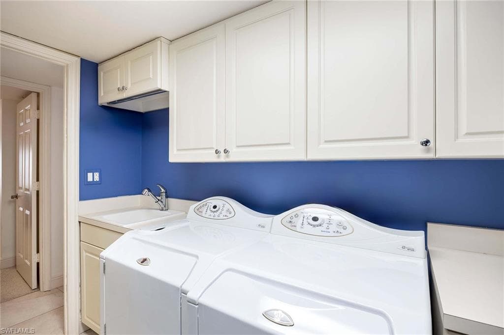 4451 Gulf Shore BLVD N # 1605, NAPLES FL 34103-38