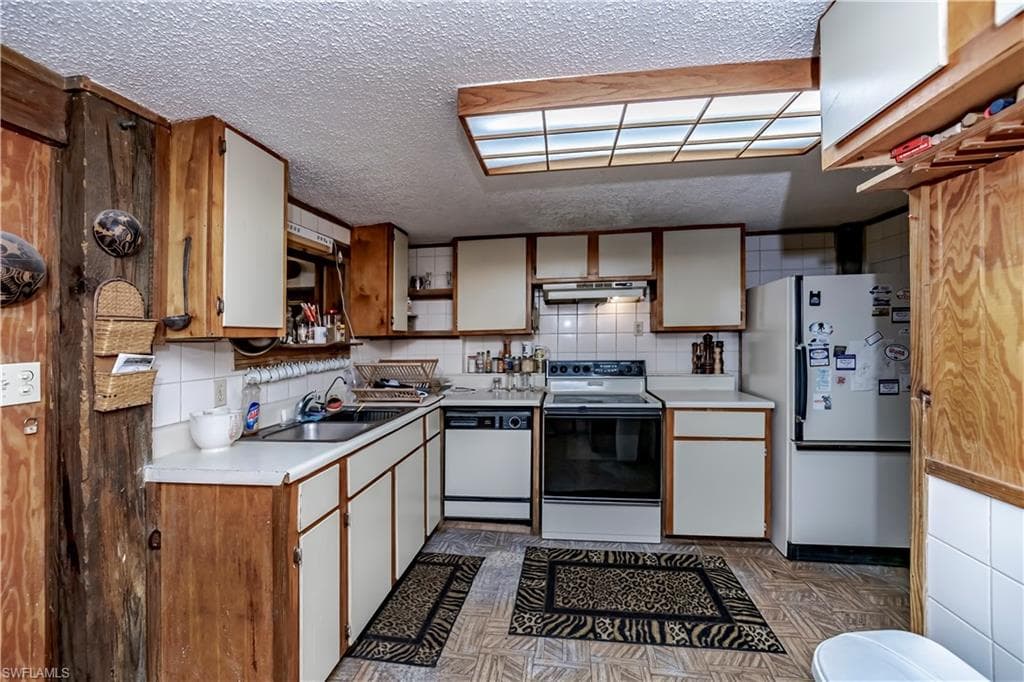 1200 Tampa AVE, CLEWISTON FL 33440-31