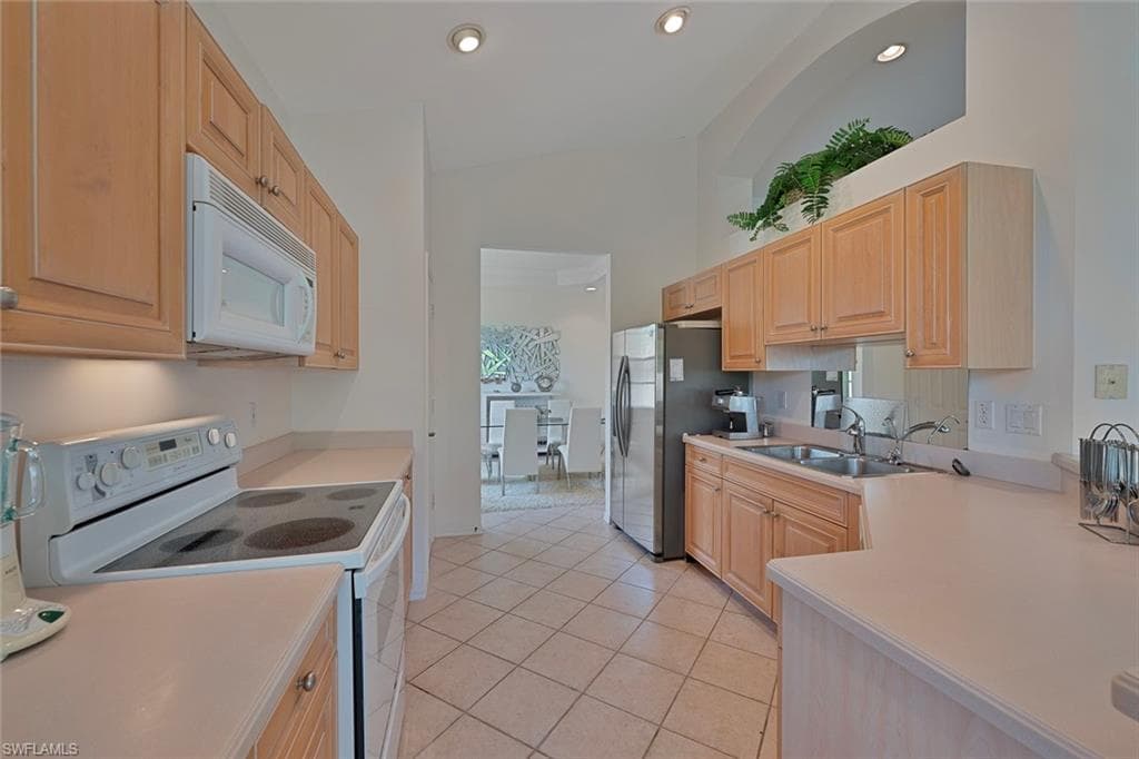 26962 Montego Pointe CT # 202, BONITA SPRINGS FL 34134-8