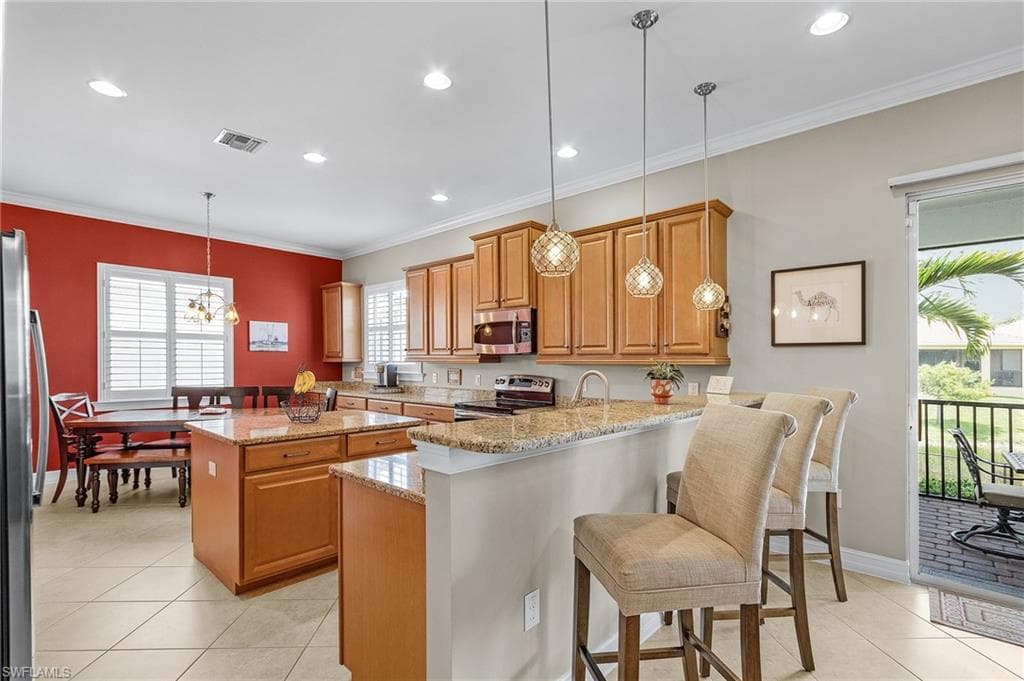 8108 Banyan Breeze WAY, FORT MYERS FL 33908-11