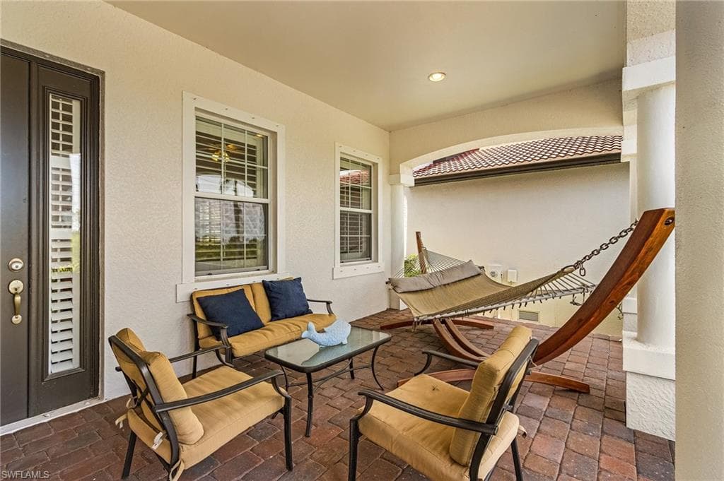 8108 Banyan Breeze WAY, FORT MYERS FL 33908-4