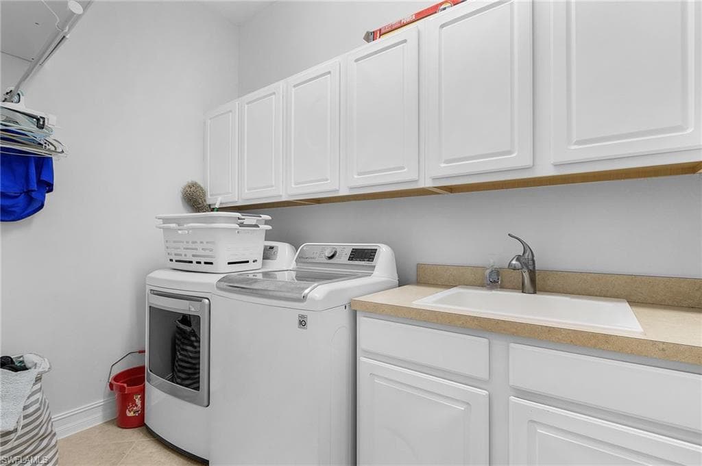 8108 Banyan Breeze WAY, FORT MYERS FL 33908-17