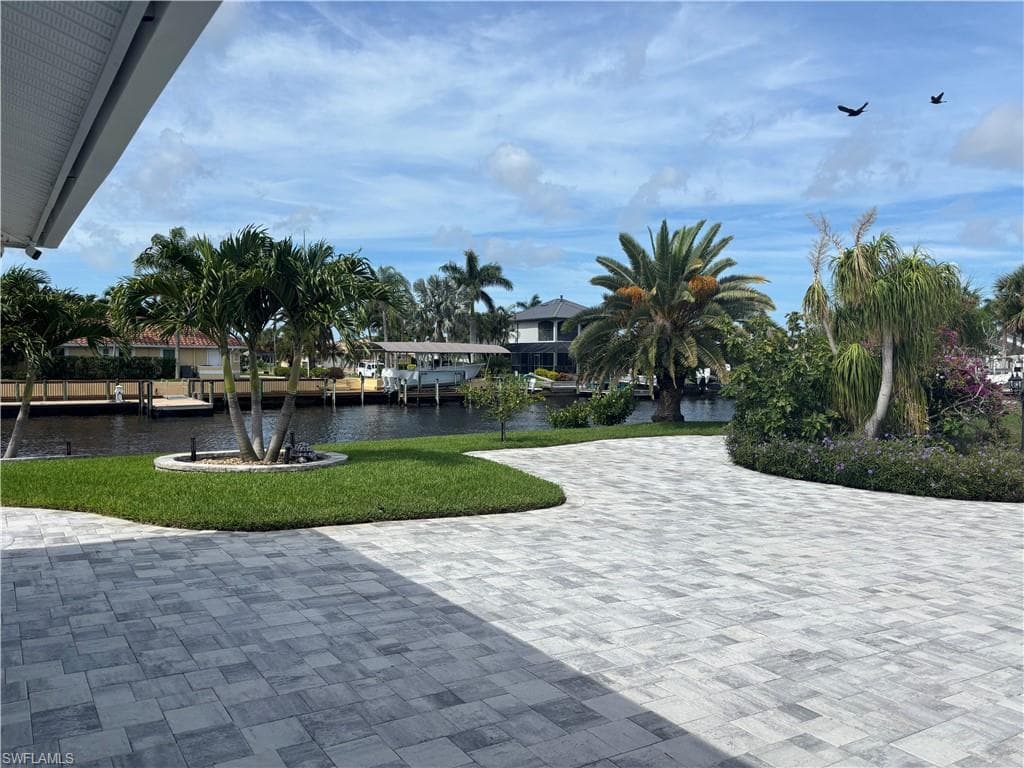 1951 SE 32nd ST, CAPE CORAL FL 33904-1